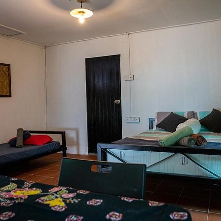 Tioman Cabana Bed & Breakfast Kampong Ayer Batang Exterior photo