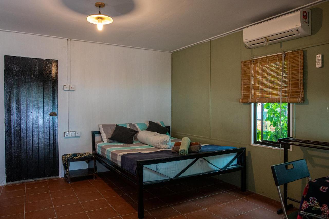 Tioman Cabana Bed & Breakfast Kampong Ayer Batang Exterior photo