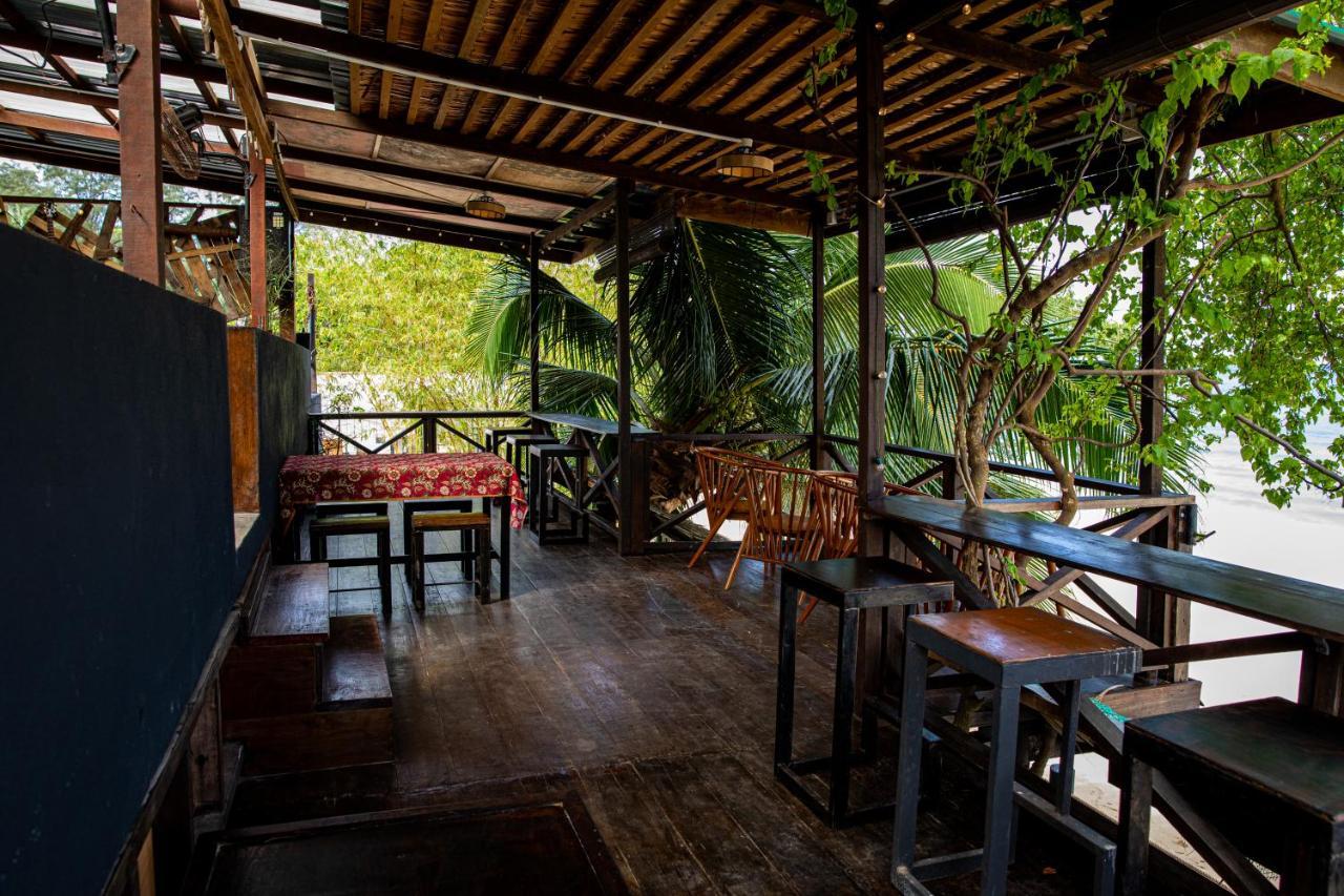Tioman Cabana Bed & Breakfast Kampong Ayer Batang Exterior photo